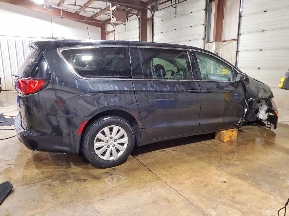 2018 CHRYSLER PACIFICA L 3