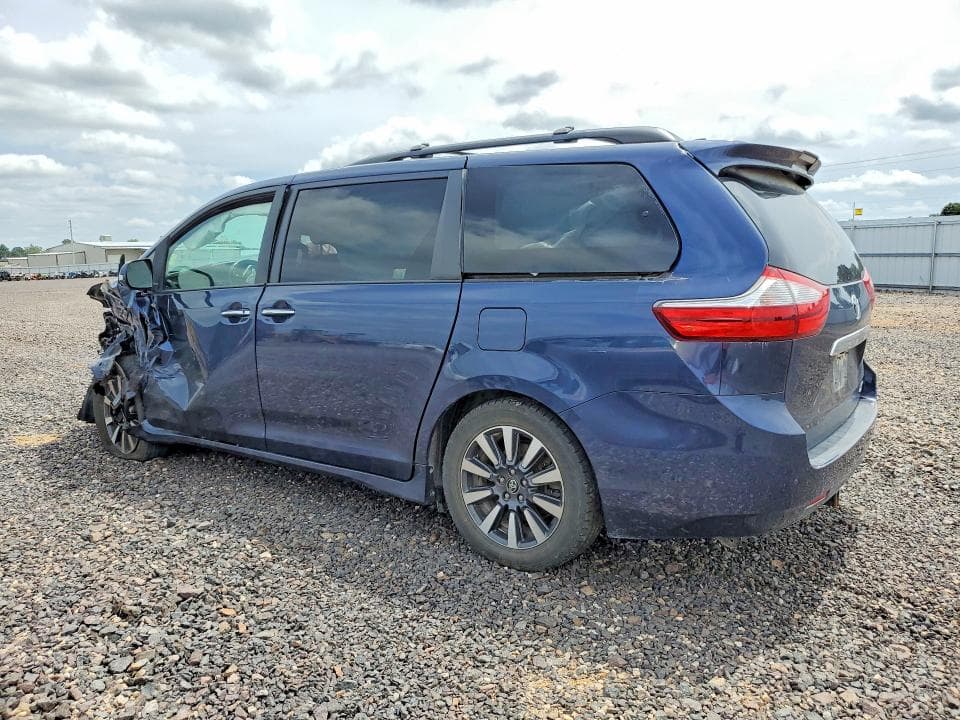 2018 TOYOTA SIENNA LIMITED PREMIUM 7-PASSENGER 2