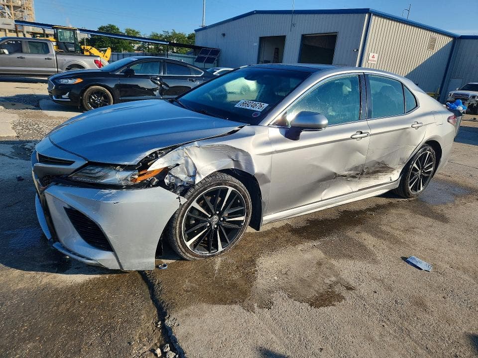 2019 TOYOTA CAMRY XSE - 1