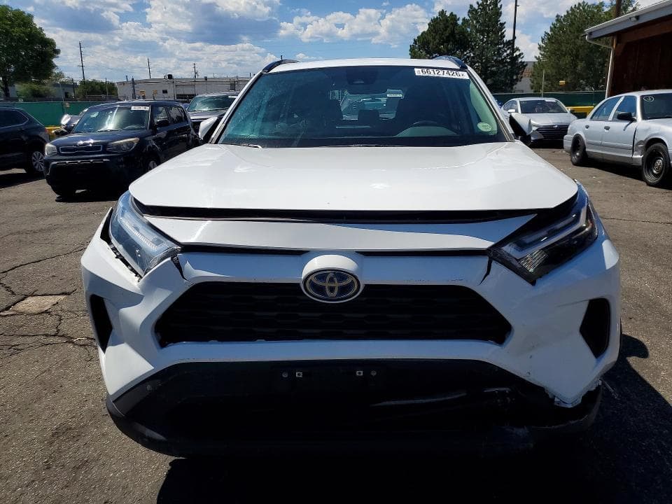 2022 TOYOTA RAV4 XLE 5