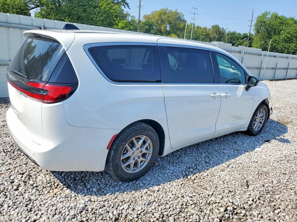 2024 CHRYSLER PACIFICA TOURING L 3