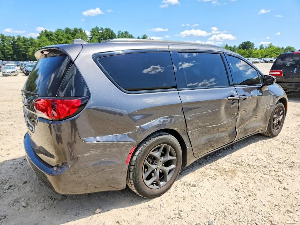 2019 CHRYSLER PACIFICA TOURING L 3