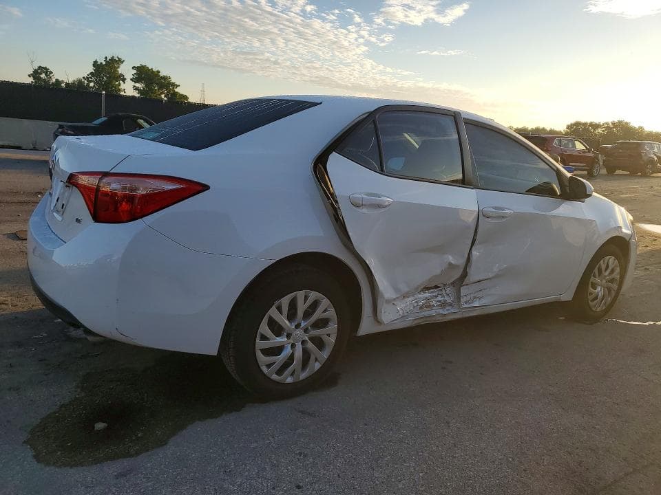 2017 TOYOTA COROLLA LE 3