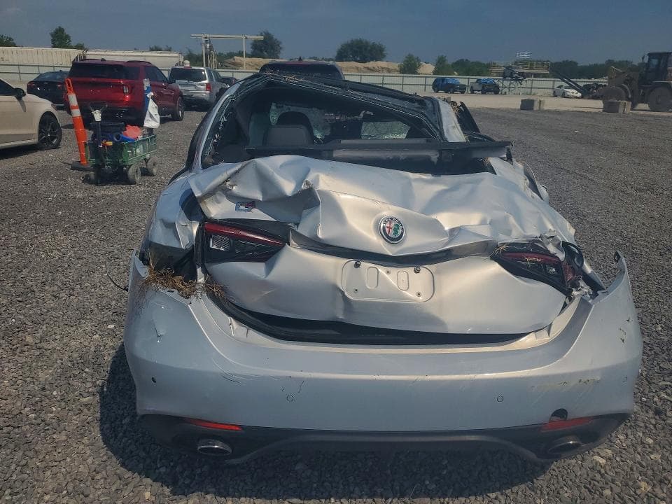2020 ALFA ROMEO GIULIA 6