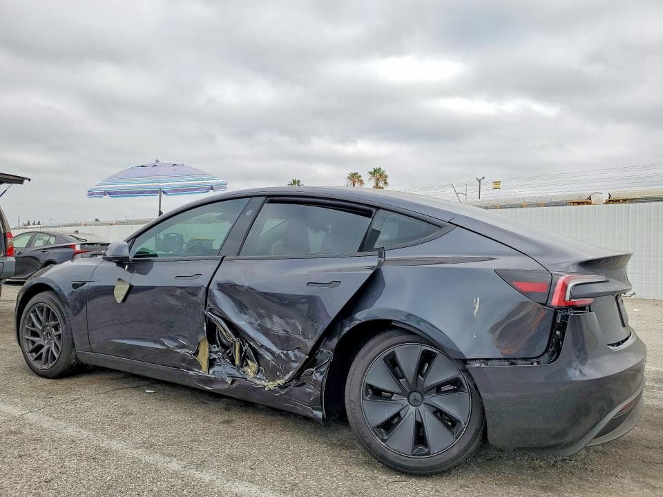 2026 TESLA MODEL 3 2