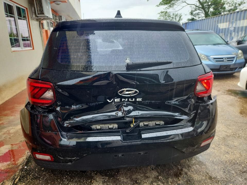 2020 HYUNDAI VENUE SE 6