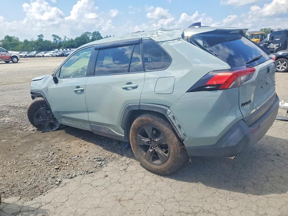 2019 TOYOTA RAV4 XLE 2