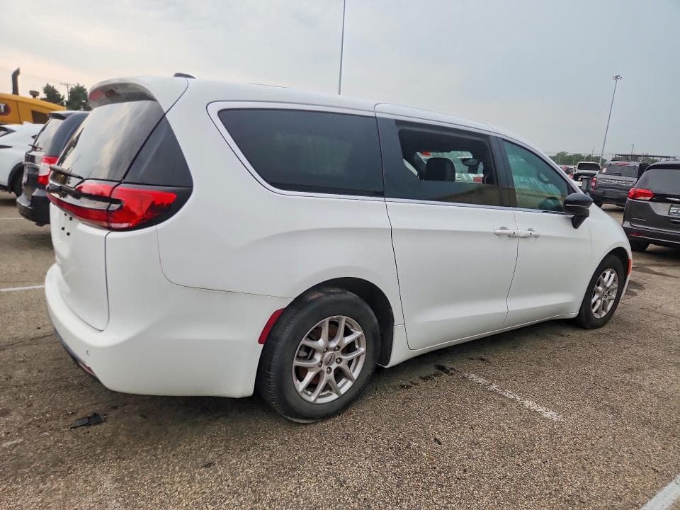 2025 CHRYSLER PACIFICA SELECT 3