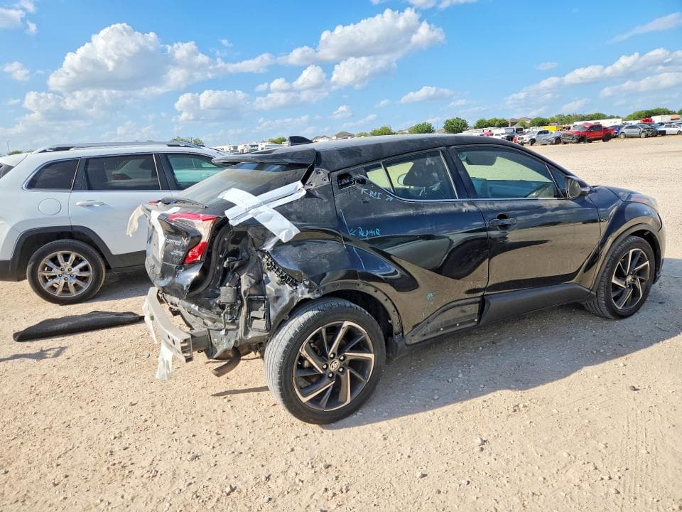 2020 TOYOTA C-HR LIMITED 3