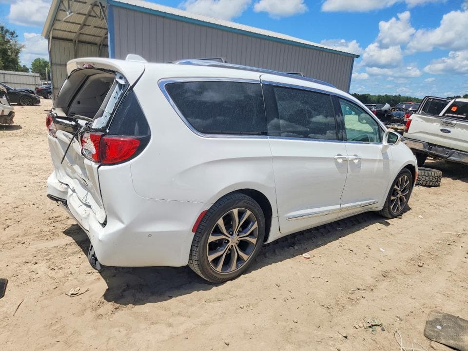 2017 CHRYSLER PACIFICA LIMITED 3