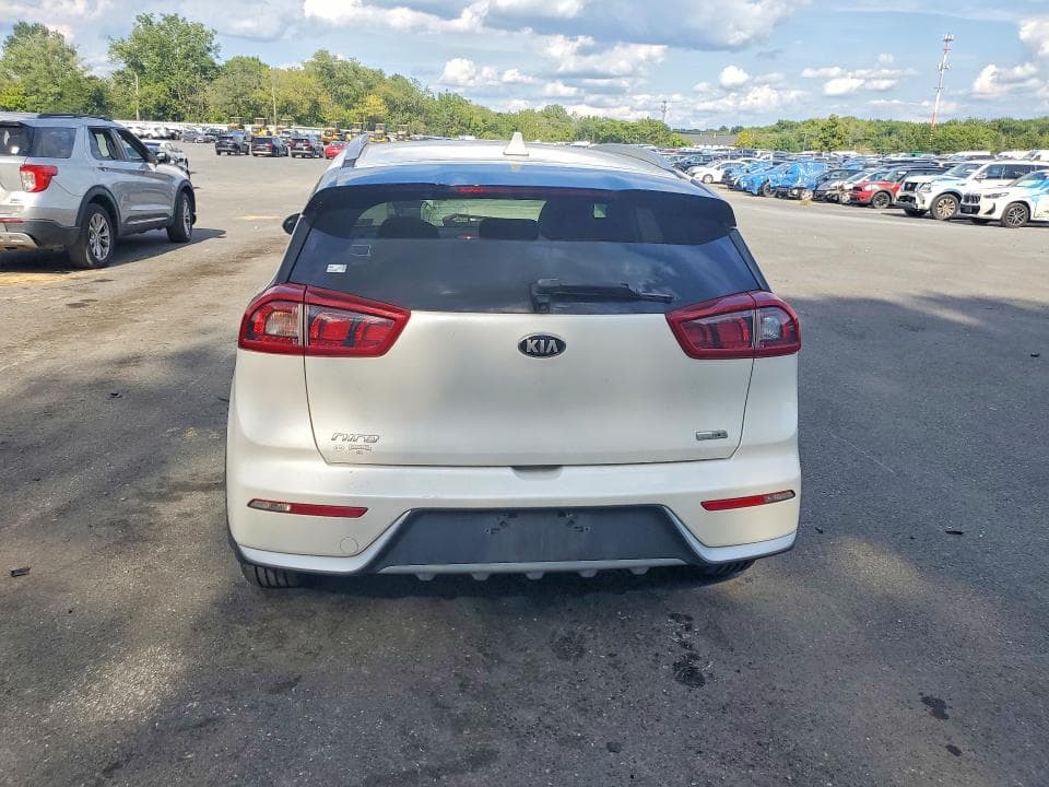 2017 KIA NIRO LX 6
