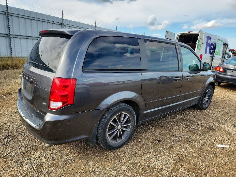 2017 DODGE GRAND CARAVAN SE 3