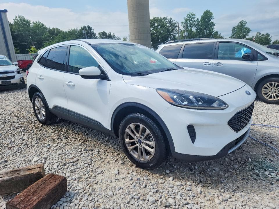 2020 FORD ESCAPE SE 4