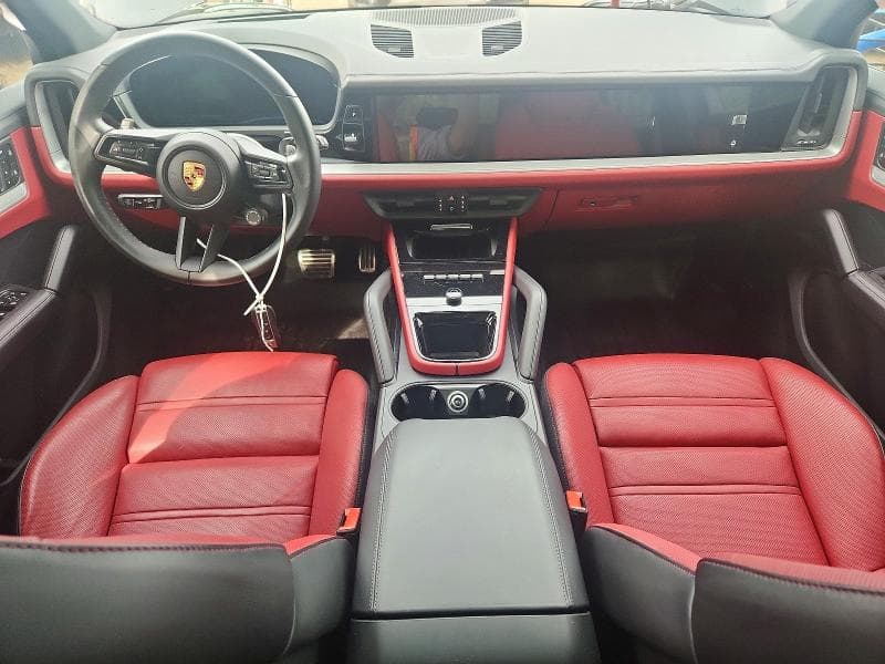 2024 PORSCHE CAYENNE S 8
