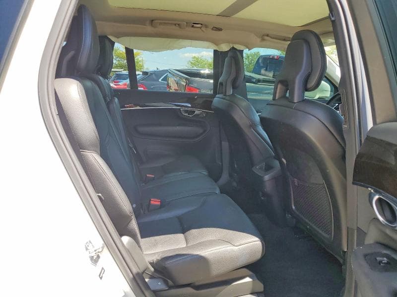 2017 VOLVO XC90 T5 11