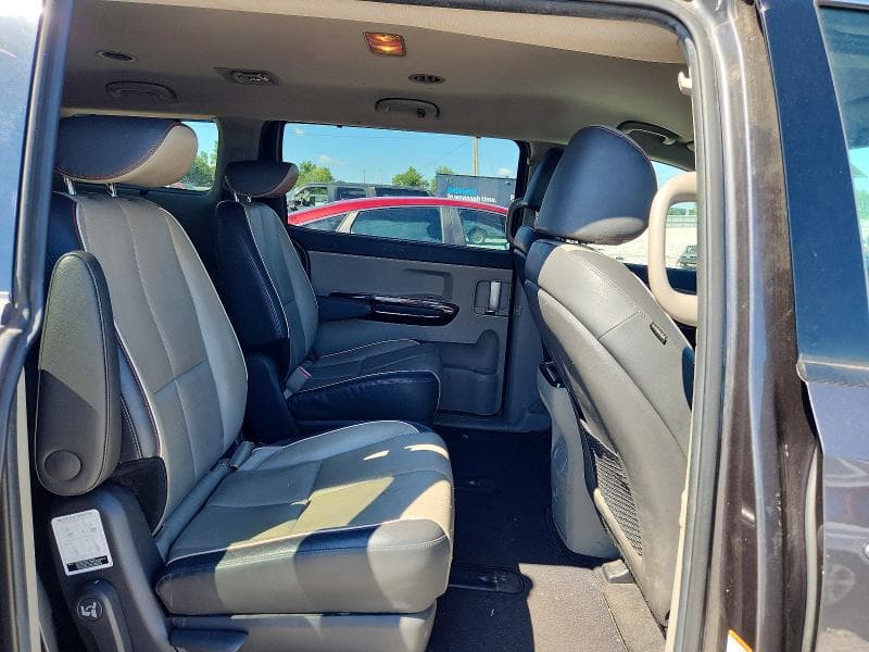 2018 KIA SEDONA EX 11