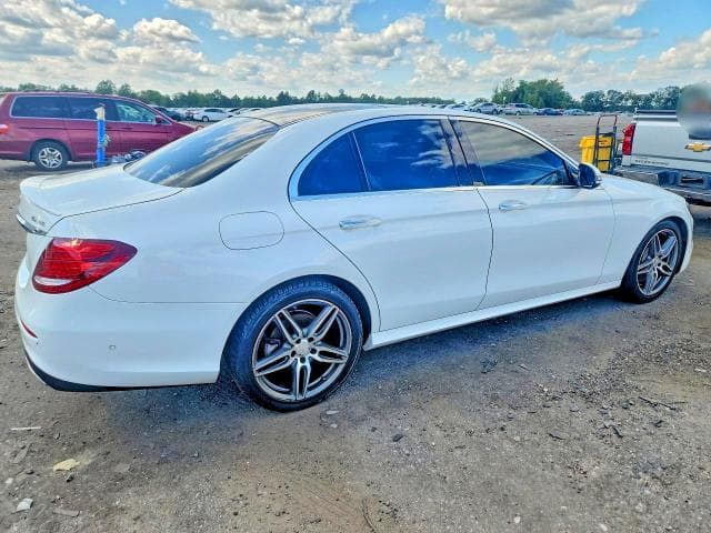 2017 MERCEDES-BENZ E 300 4MATIC 3