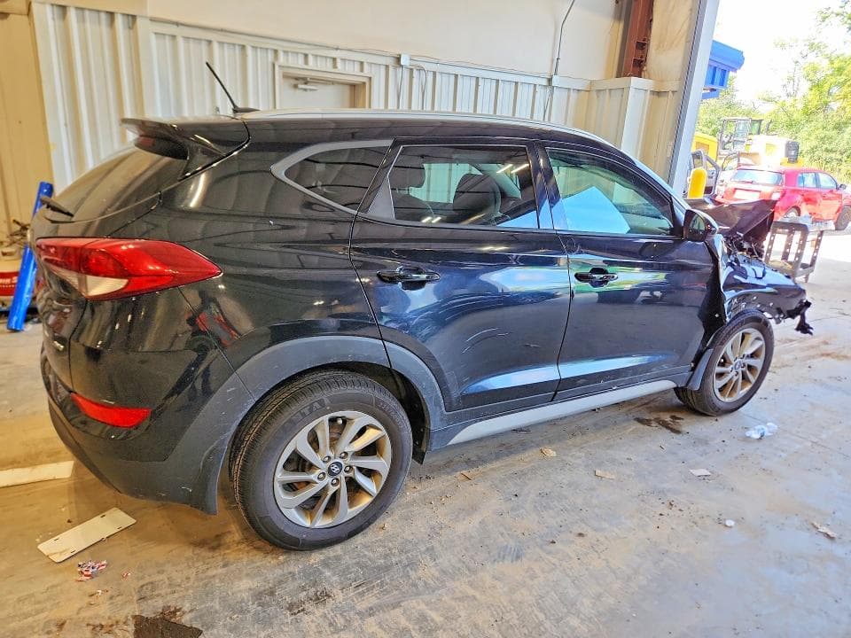2017 HYUNDAI TUCSON SE 3