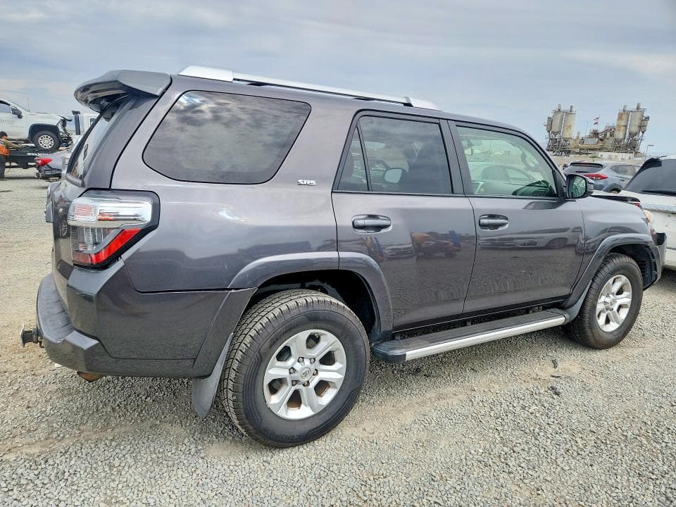 2017 TOYOTA 4RUNNER SR5 3