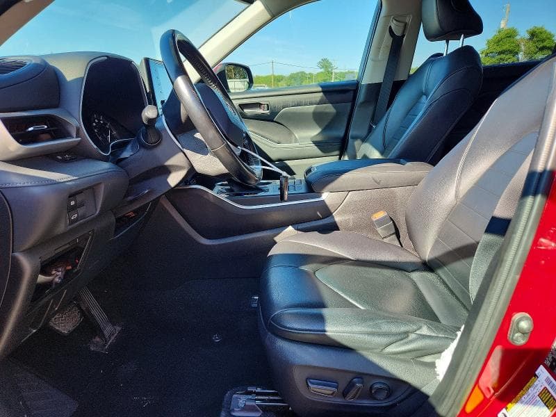 2021 TOYOTA HIGHLANDER XLE 7