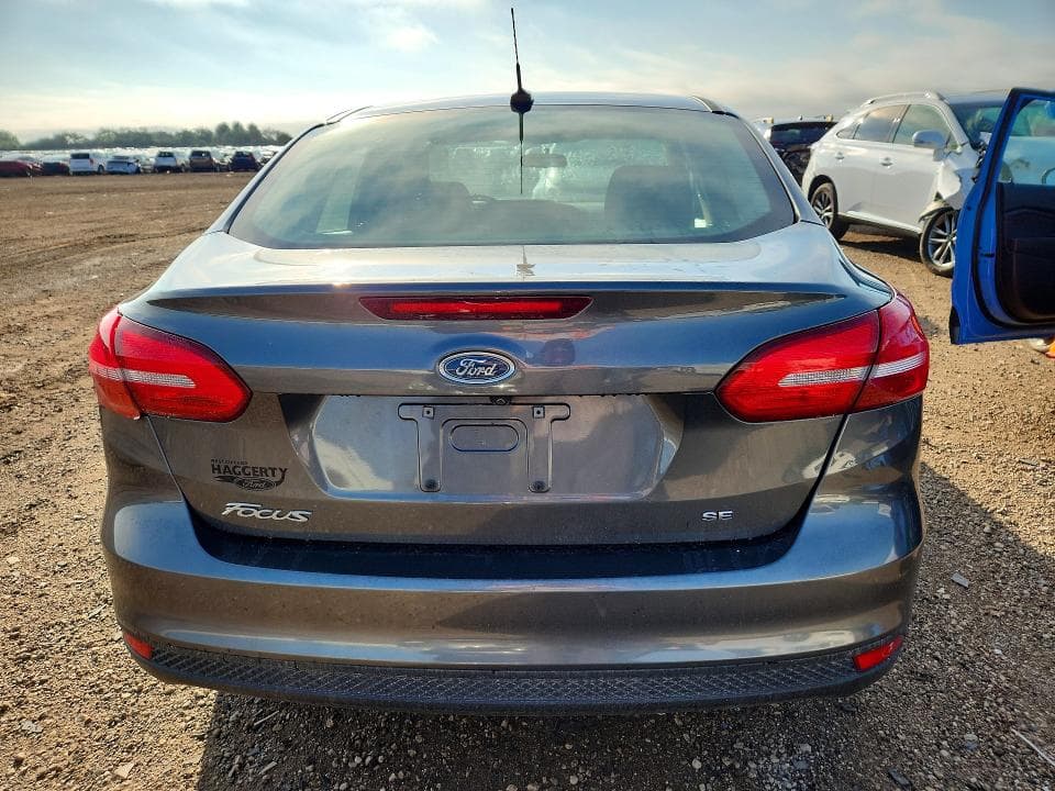 2017 FORD FOCUS SE 6