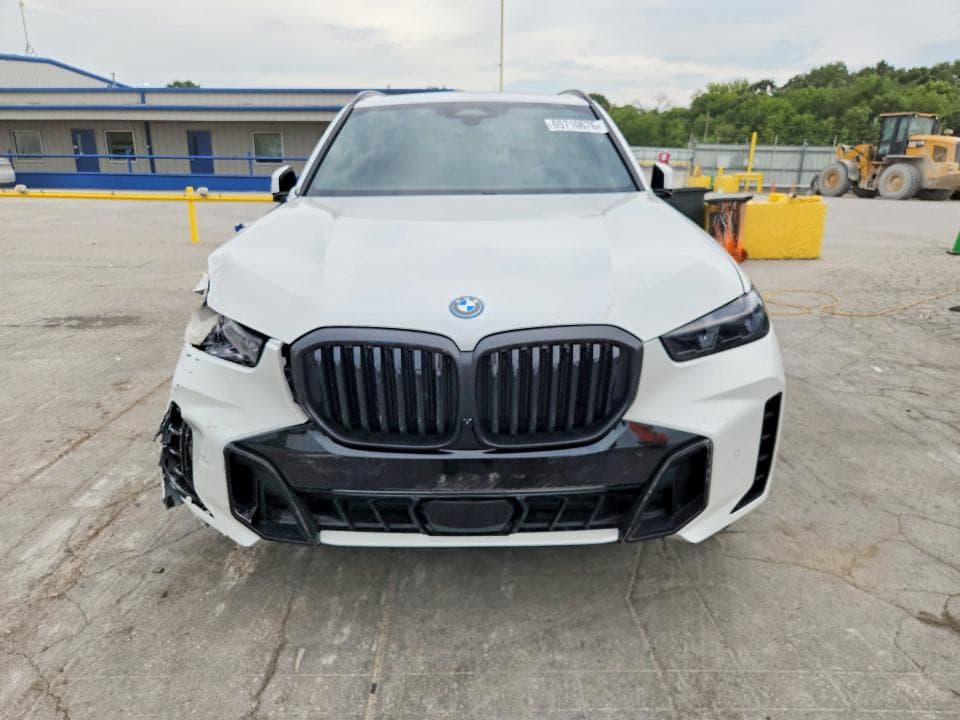 2026 BMW X5 XDRIVE50E 5