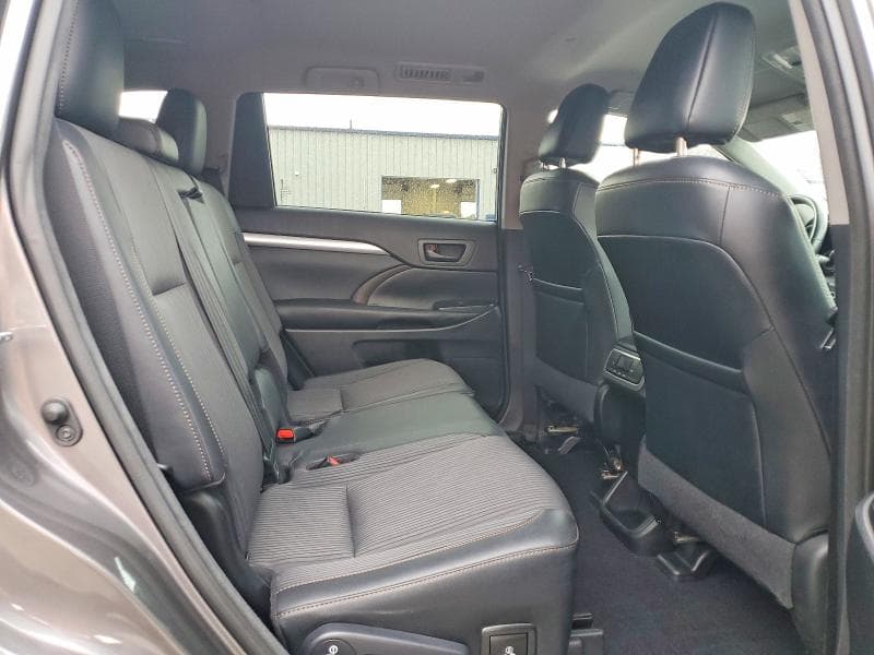 2017 TOYOTA HIGHLANDER LE PLUS 11