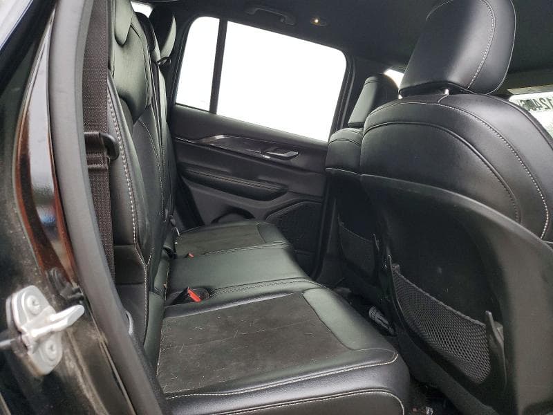 2023 JEEP GRAND CHEROKEE LAREDO 11