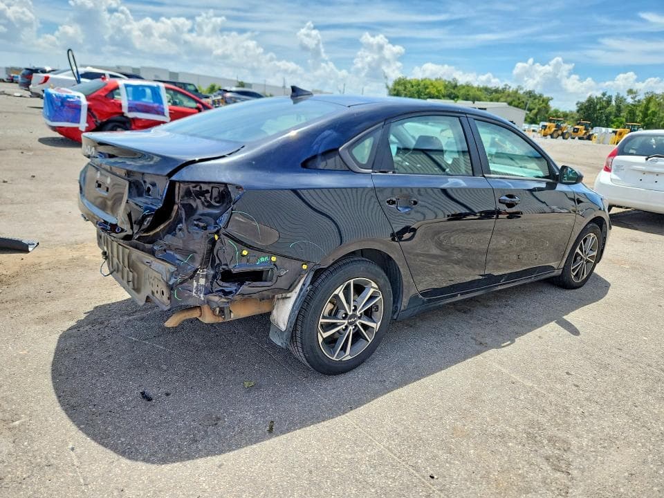 2022 KIA FORTE LXS 3