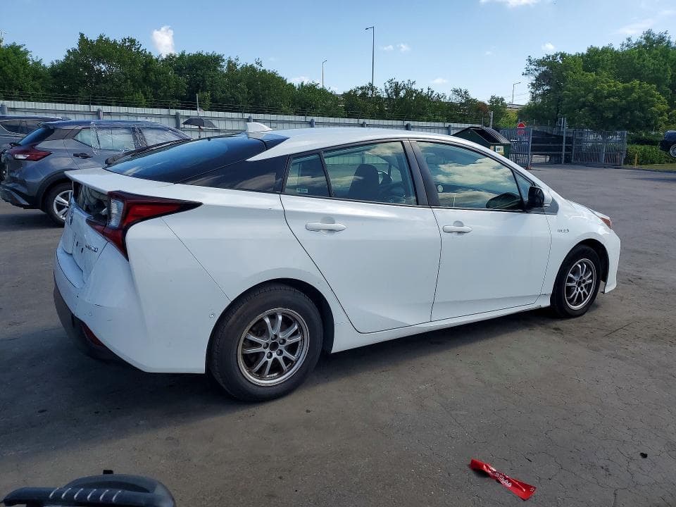 2021 TOYOTA PRIUS LE 3