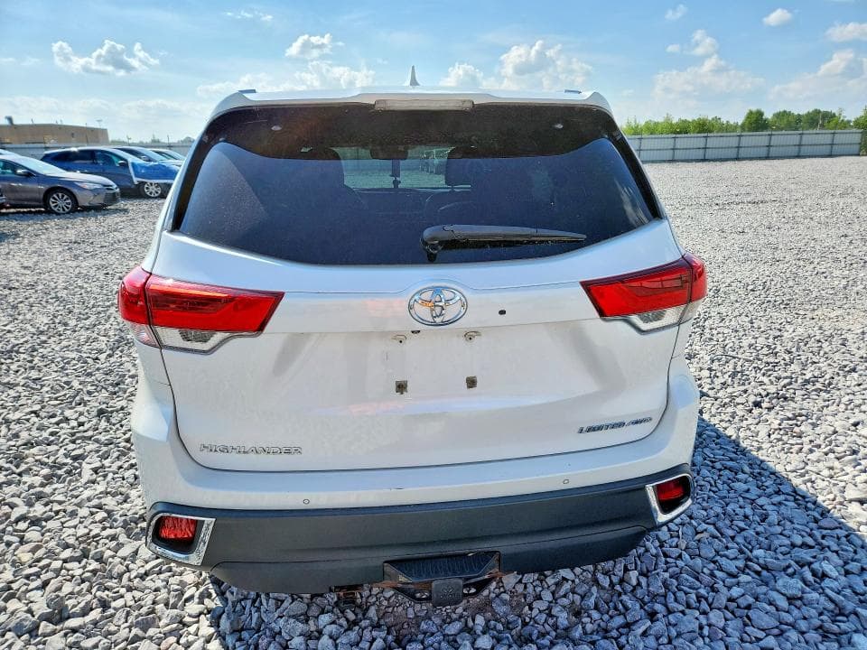 2019 TOYOTA HIGHLANDER LIMITED PLATINUM 6