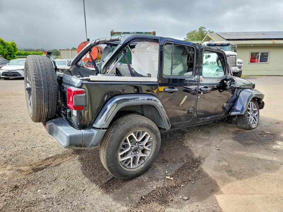 2025 JEEP WRANGLER SAHARA 3