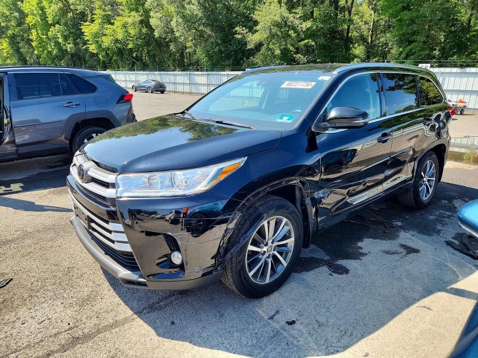 2018 TOYOTA HIGHLANDER XLE - 1