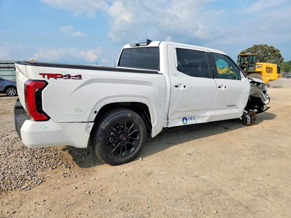 2025 TOYOTA TUNDRA LIMITED 3