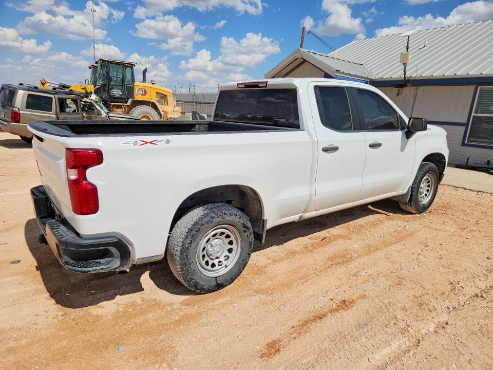2023 CHEVROLET SILVERADO K1500 3
