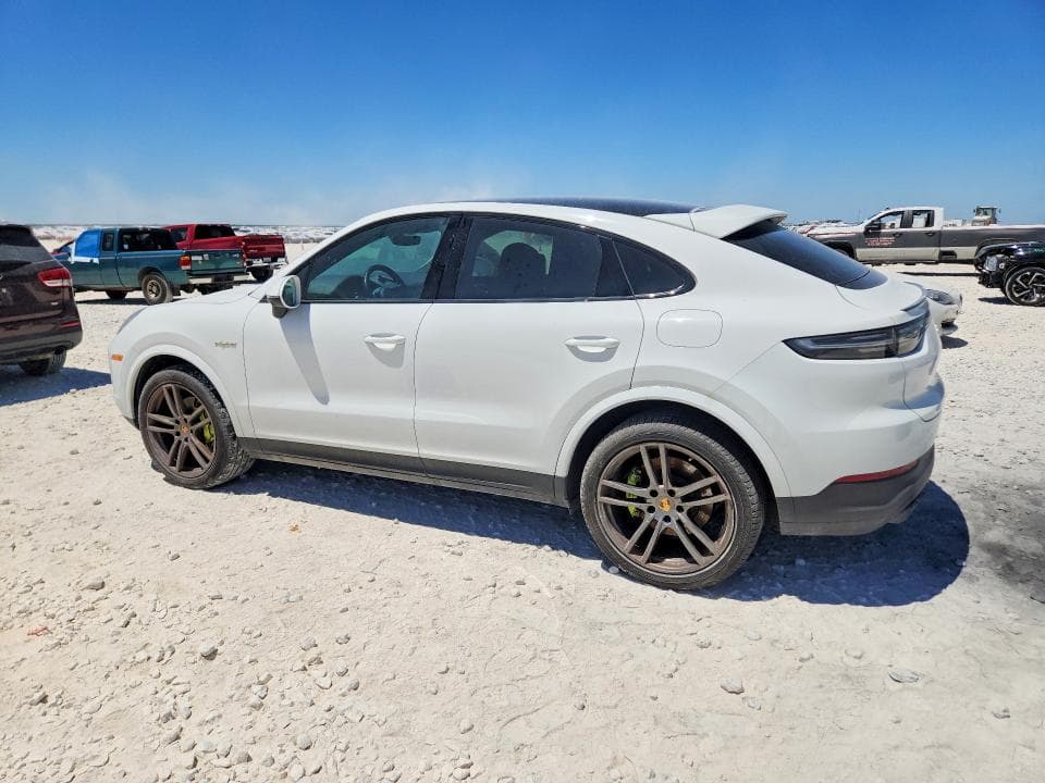2022 PORSCHE CAYENNE E HYBRID COUPE 2
