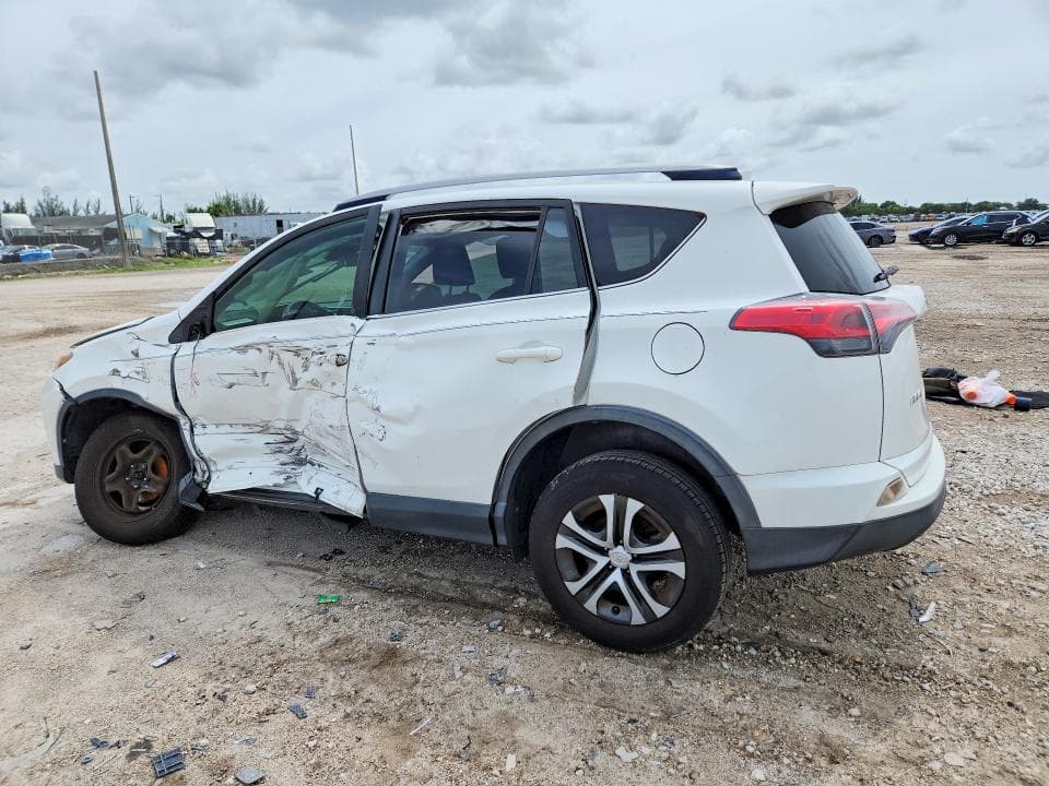 2018 TOYOTA RAV4 LE 2