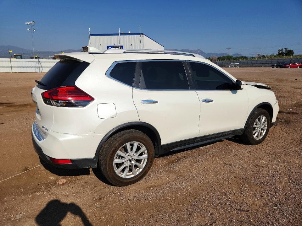 2017 NISSAN ROGUE SV 3