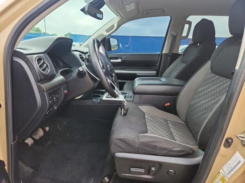 2020 TOYOTA TUNDRA SR5 7