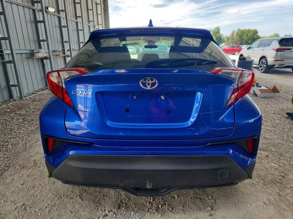 2020 TOYOTA C-HR XLE 6