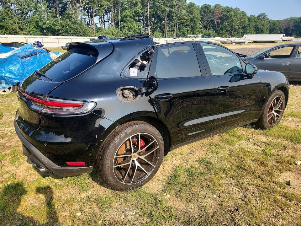 2024 PORSCHE MACAN S 3