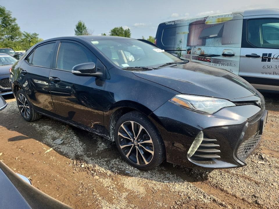 2019 TOYOTA COROLLA SE 4