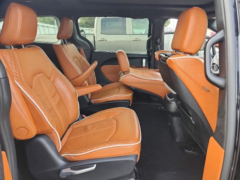 2025 CHRYSLER PACIFICA HYBRID PINNACLE 10