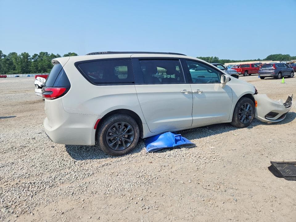 2021 CHRYSLER PACIFICA TOURING 3