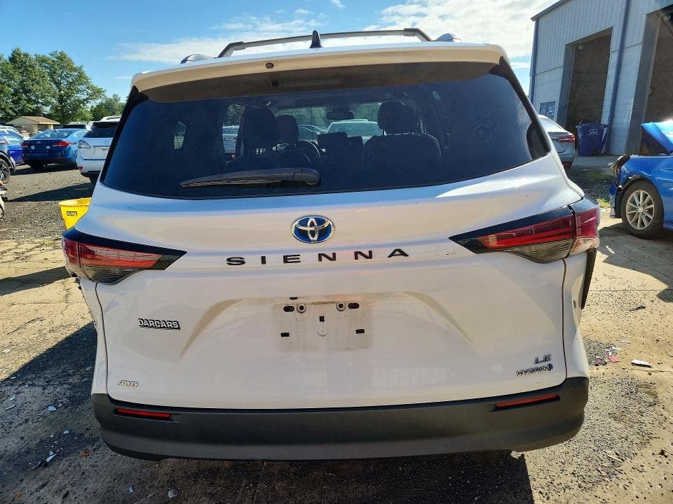 2022 TOYOTA SIENNA LE 6