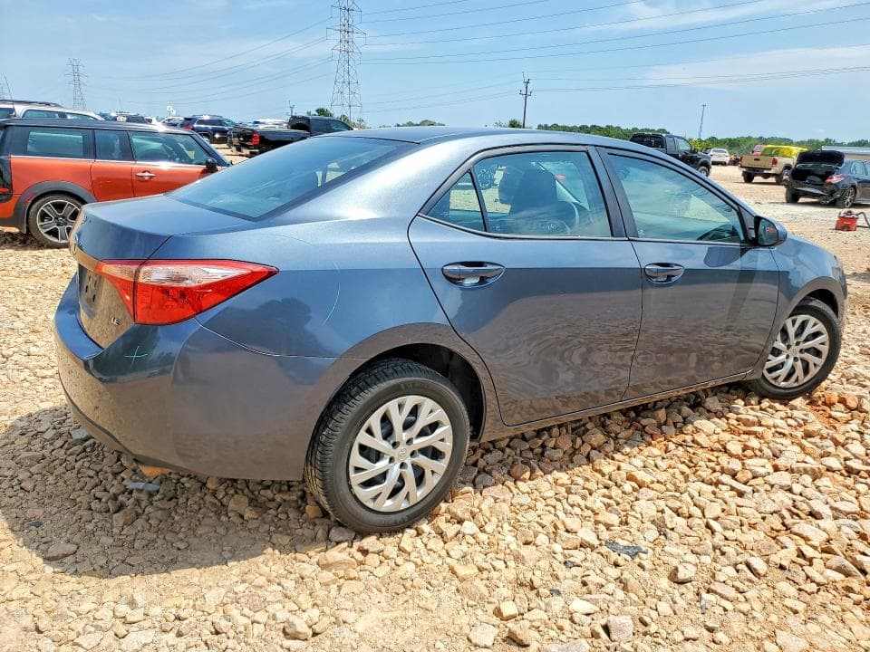 2017 TOYOTA COROLLA LE 3