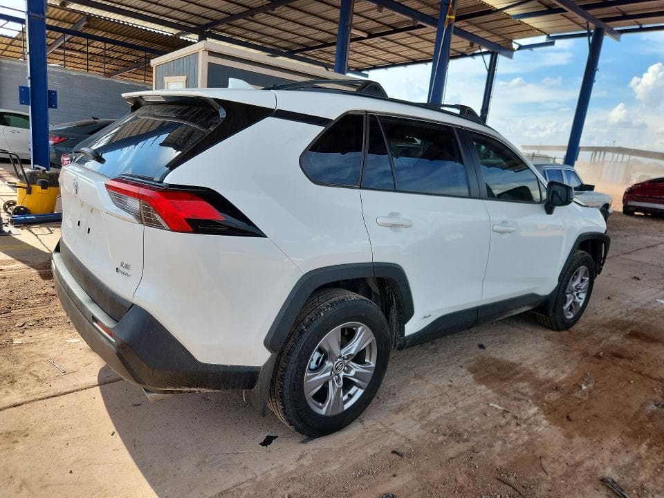 2025 TOYOTA RAV4 LE 3