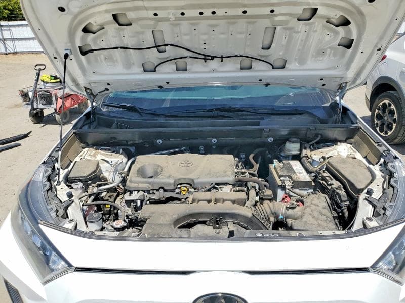 2019 TOYOTA RAV4 LE 12