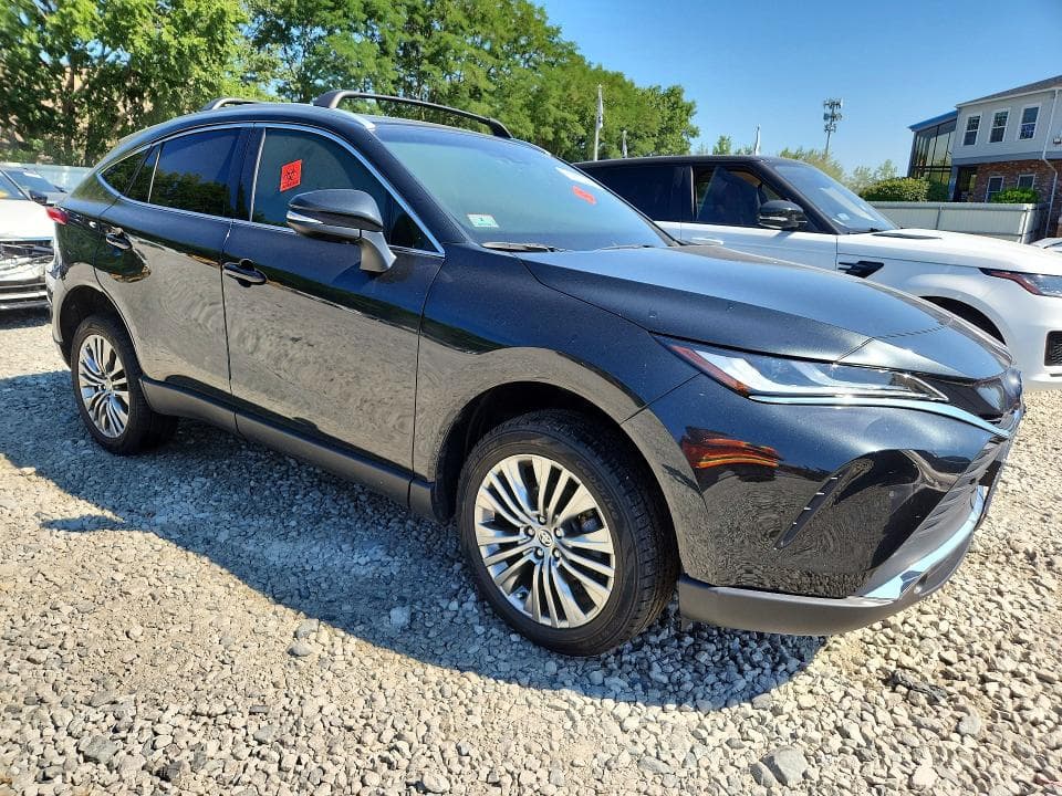 2022 TOYOTA VENZA XLE 4