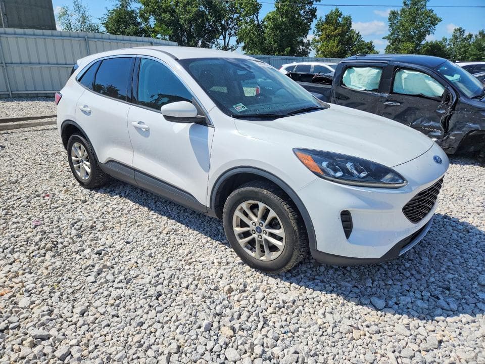 2020 FORD ESCAPE SE 4